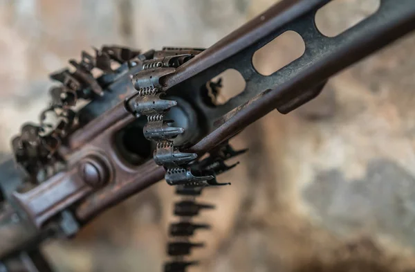 Деталь старого неиспользуемого пулемёта — стоковое фото