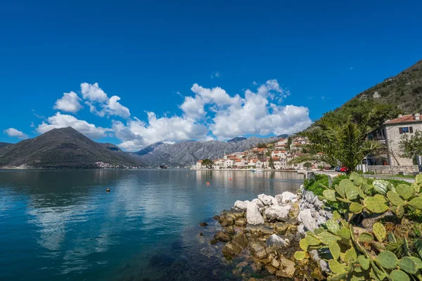 Perast cidade na Baía de Kotor — Fotografia de Stock