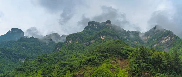 著名神圣的天门山全景 — 图库照片