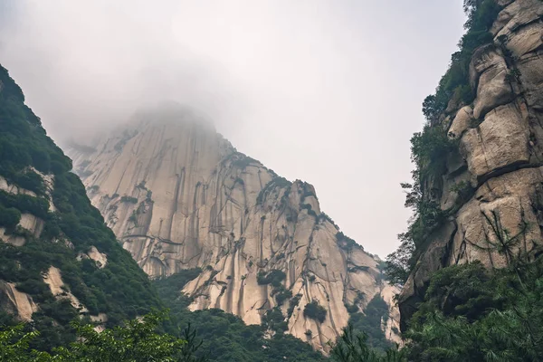 华山的落基山坡 — 图库照片