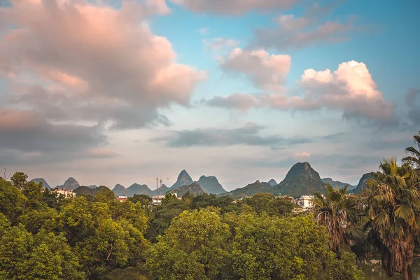 Zomer landschap van Guilin stad — Stockfoto