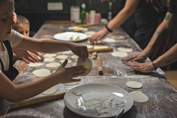 Ravioli classe di fabbricazione in Cina — Foto Stock