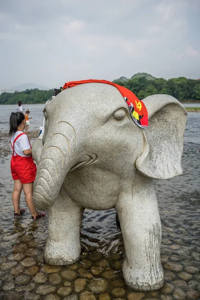 Скульптура слона в Гуйлине — стоковое фото