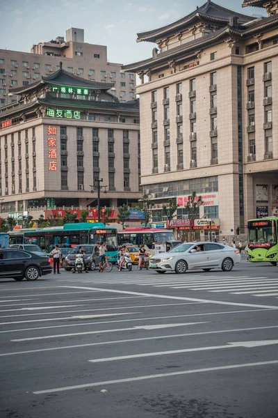 Escena callejera en la ciudad de Xian — Foto de Stock