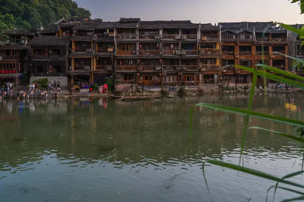 Old historic wooden Diaojiao houses in Fenghuang — 스톡 사진