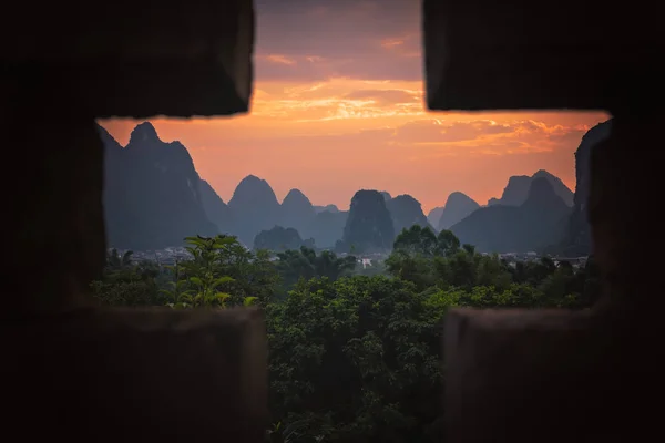 Yangshuo τοπίο το σούρουπο — Φωτογραφία Αρχείου