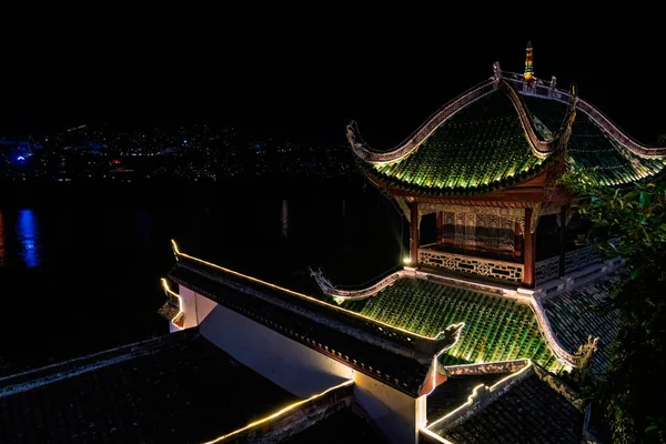 Zhang Fei templet på natten — Stockfoto