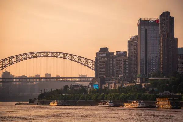 Chongqing Κίνα Αύγουστος 2019 Ηλιοβασίλεμα Πάνω Από Χαλύβδινη Τοξωτή Οδική — Φωτογραφία Αρχείου