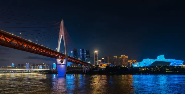 Chongqing Çin Ağustos 2019 Chongqing Kasabasında Dongshuimen Karayolu Köprüsünü Defalarca — Stok fotoğraf