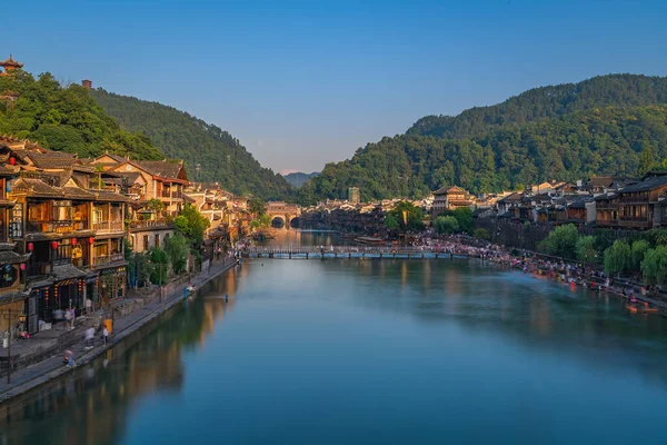 Feng Huang China Agosto 2019 Puente Antiguo Escalones Casas Tradicionales —  Fotos de Stock