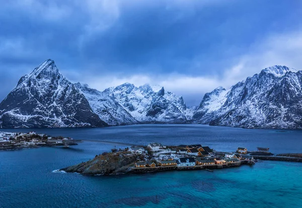 Zima nad Reine - wieś na Lofotach, Norwegia — Zdjęcie stockowe