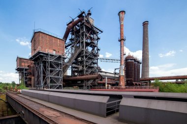 Landschaftspark Duisbur, terk edilmiş eski sanayi binalar