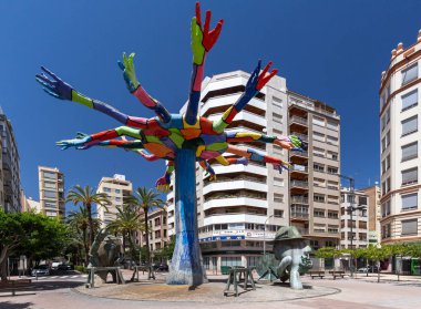 Huerto Sogueros Meydanı 'ndaki Ripolles heykelleri, Castellon de l