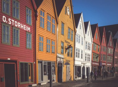 Bryggen, Bergen, Norveç - Kasım 2019. Bryggen cephesi