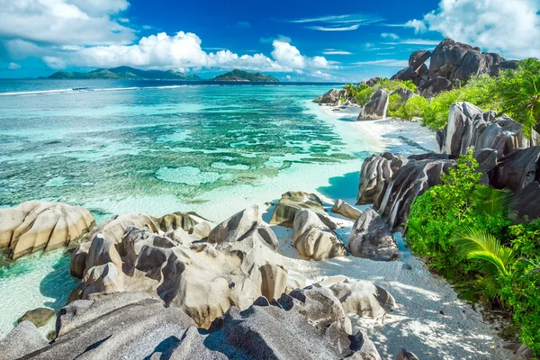 Bella spiaggia delle Seychelles — Foto Stock