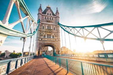 Muhteşem Tower Bridge Londra gündoğumu