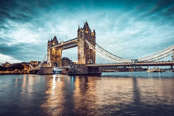 Tower Bridge w Londynie — Zdjęcie stockowe