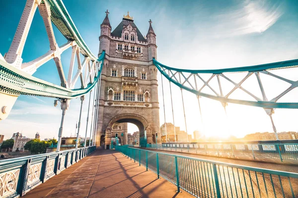 Θεαματική Tower Bridge Στο Λονδίνο Την Ανατολή — Φωτογραφία Αρχείου