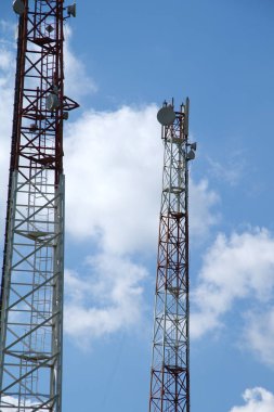 Radyo röle anteni yüksek kaliteli bir bağlantıdır. Hücresel iletişim, Internet ve diğer veri türleri.