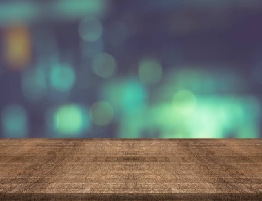 Boş ahşap masa top montajı için bulanık arka plan üzerinde ürün