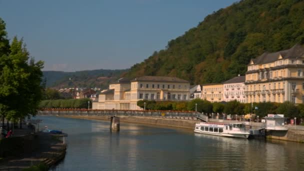 Bad Ems, Niemcy piękne miasto przy słonecznej pogodzie — Wideo stockowe