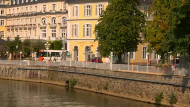 坏 Ems，德国一个美丽的小镇，在阳光明媚的天气 — 图库视频影像