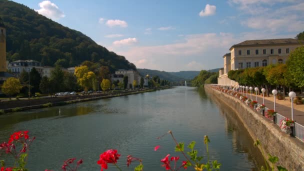 Bad Ems, Niemcy piękne miasto przy słonecznej pogodzie — Wideo stockowe