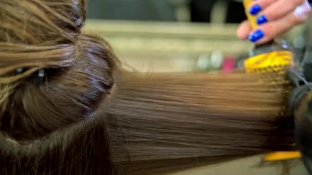 Peluquería seca el secador de pelo — Vídeo de stock