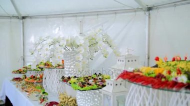 Deniz ürünleri büfesi, güzel dekore edilmiş yemek