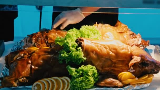 煮熟切片的猪 — 图库视频影像