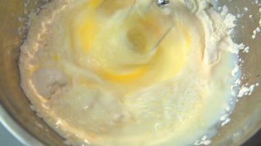 hamur ile bir mikser şanti