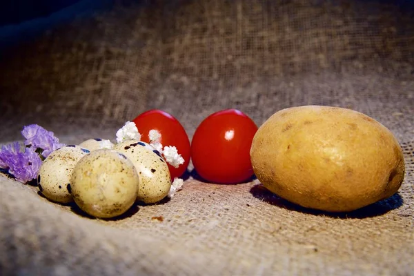 Güzel bir arka plan üzerinde Paskalya yumurtaları