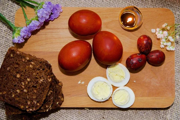 Güzel bir arka plan üzerinde Paskalya yumurtaları