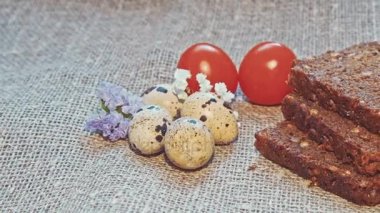 Güzel bir arka plan üzerinde Paskalya yumurtaları