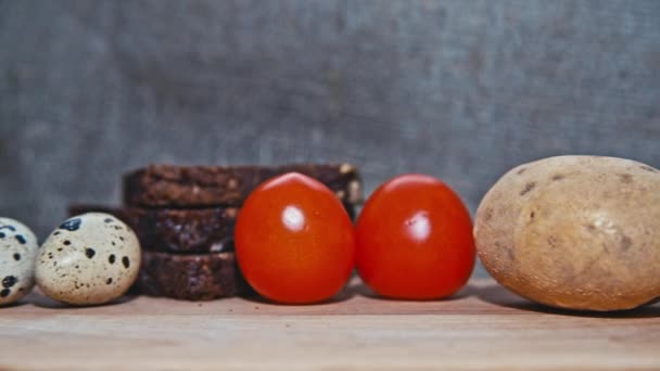 Huevos de Pascua sobre un hermoso fondo — Vídeos de Stock