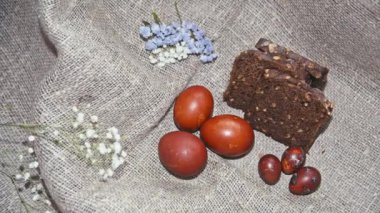 Güzel bir arka plan üzerinde Paskalya yumurtaları