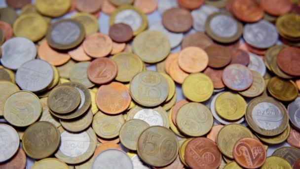 Λευκορωσικά-κέρματα που είναι στο τραπέζι. — Αρχείο Βίντεο