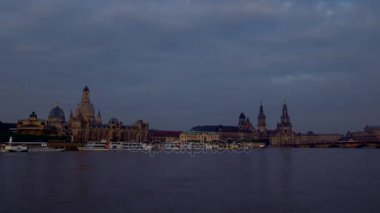 Dresden, Almanya'nın manzarası. Zaman atlamalı dizisi.