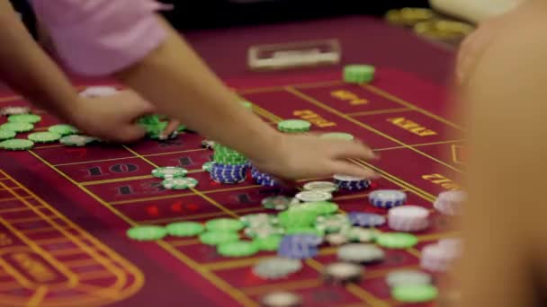 Casino, giocare alla roulette, le vincite sono pagate — Video Stock