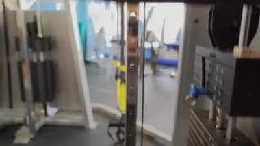 egzersiz ekipmanları: yukarı ve aşağı hareket yükler. dolly vurdu