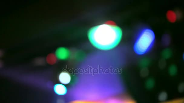 俱乐部，彩色光闪烁在迪斯科 — 图库视频影像