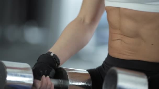 Fintnes: chicas en el gimnasio, primer plano — Vídeos de Stock