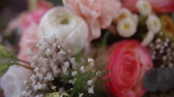 Прикраса залу квітів на весілля — стокове відео