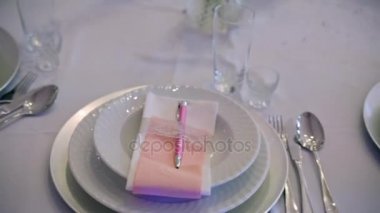 Restoranda güzel bir masa.