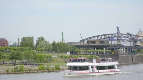 Frankfurt am Main, Juni 2017 bei gutem Wetter — Stockvideo