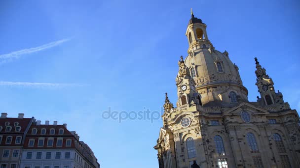 Dresden: bir balon şehrin üzerinde uçar. — Stok video