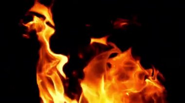 ateş: ahşap ve için için yanan köz yanan