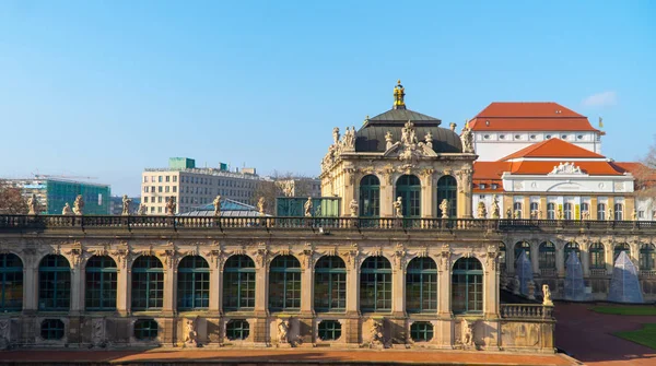 Las vistas de la ciudad de Dresde en tiempo soleado — Foto de Stock