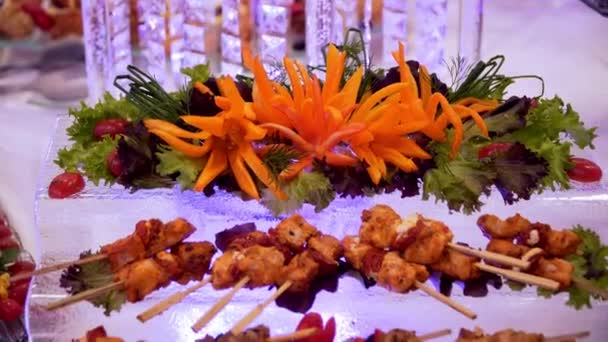 Catering-Buffet: Gemüse und Salate — Stockvideo