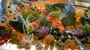 Öğle Yemeği ve akşam yemeği açık büfe